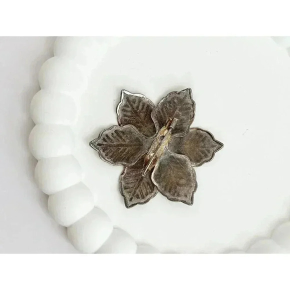 Silver Tone Rhinestone Adorned Vintage Snowflake  / Floral Brooch Pin - Picture 5 of 8